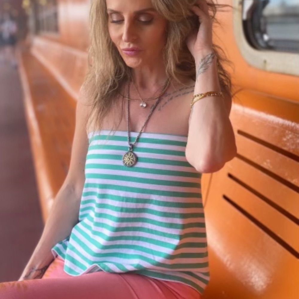 Striped top as inspired by SATC @findingcarriescloset, findingcarriescloset.com